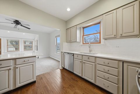 Tiny photo for 237 W Austin Avenue, Libertyville, IL 60048 (MLS # 12589587)