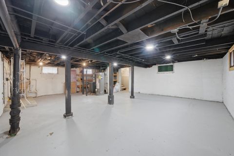 Tiny photo for 237 W Austin Avenue, Libertyville, IL 60048 (MLS # 12589587)