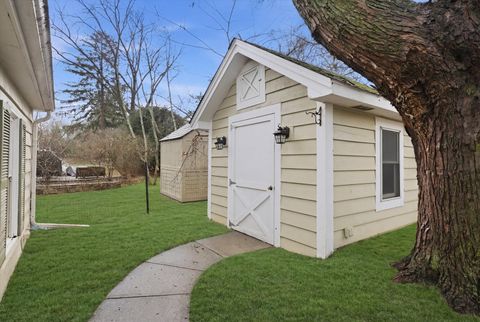 Tiny photo for 237 W Austin Avenue, Libertyville, IL 60048 (MLS # 12589587)