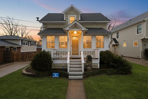 Photo of 237 W Austin Avenue, Libertyville, IL 60048 (MLS # 12589587)