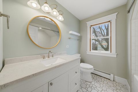 Tiny photo for 237 W Austin Avenue, Libertyville, IL 60048 (MLS # 12589587)