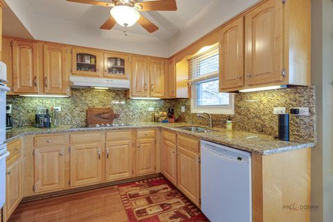 Tiny photo for 1810 E WAVERLY Drive, Arlington Heights, IL 60004 (MLS # 12547398)