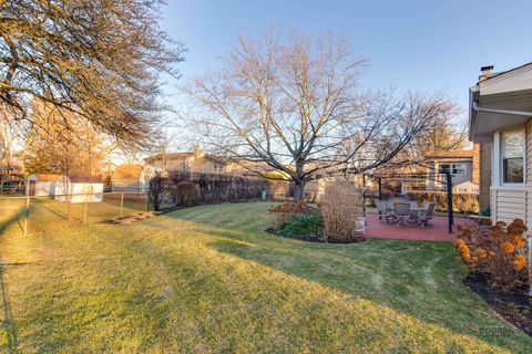 Tiny photo for 1810 E WAVERLY Drive, Arlington Heights, IL 60004 (MLS # 12547398)