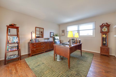 Tiny photo for 1810 E WAVERLY Drive, Arlington Heights, IL 60004 (MLS # 12547398)