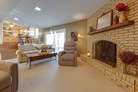 Tiny photo for 1810 E WAVERLY Drive, Arlington Heights, IL 60004 (MLS # 12547398)