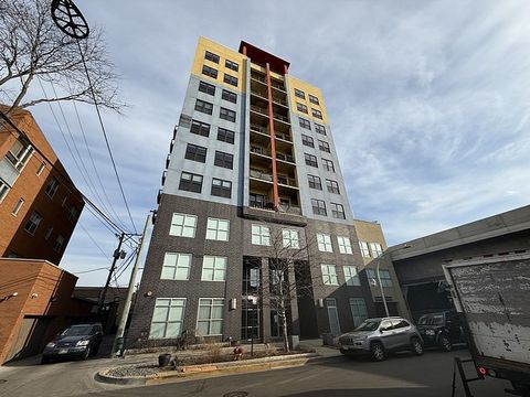 1122 W Catalpa Street 805 Chicago IL 60640