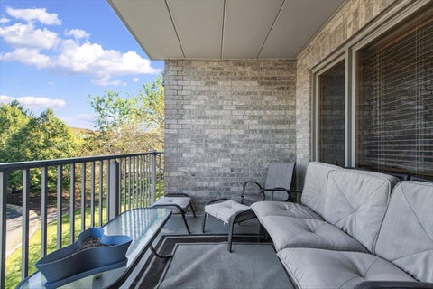 Tiny photo for 11131 Waters Edge Drive #1B, Orland Park, IL 60467 (MLS # 12786731)