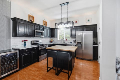 Tiny photo for 1137 Hawthorne Lane, Elk Grove Village, IL 60007 (MLS # 12689589)