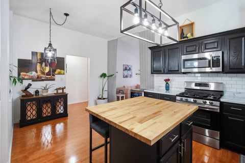Tiny photo for 1137 Hawthorne Lane, Elk Grove Village, IL 60007 (MLS # 12689589)