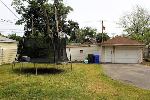 Tiny photo for 4627 Custer Avenue, Lyons, IL 60534 (MLS # 12463811)