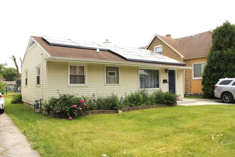 Tiny photo for 4627 Custer Avenue, Lyons, IL 60534 (MLS # 12463811)