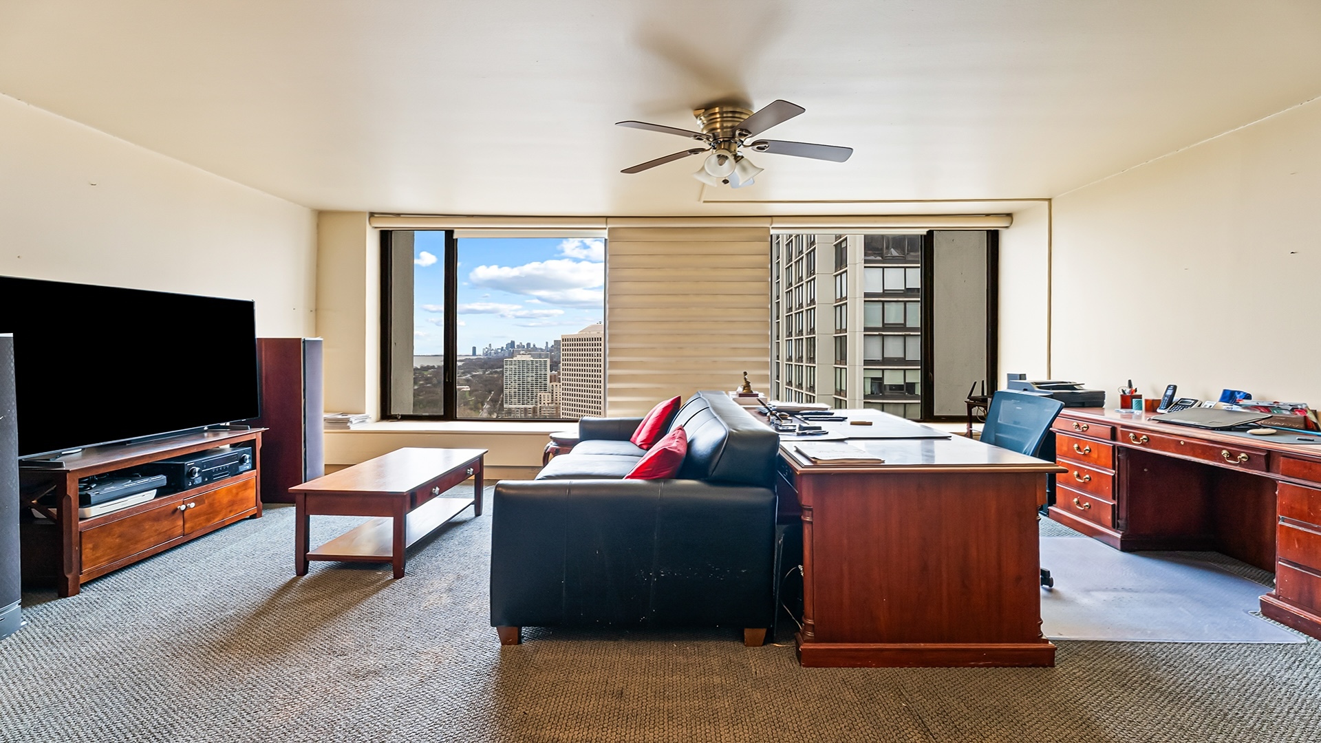 5455 N SHERIDAN Road 3306