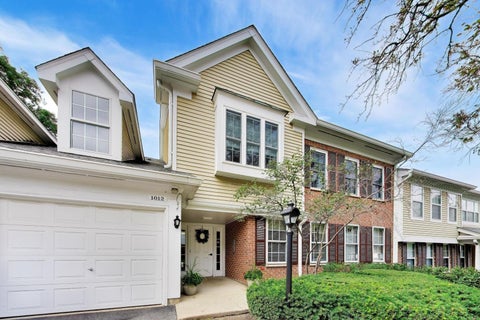 Tiny photo for 1012 Butternut Lane #D, Mount Prospect, IL 60056 (MLS # 12763235)