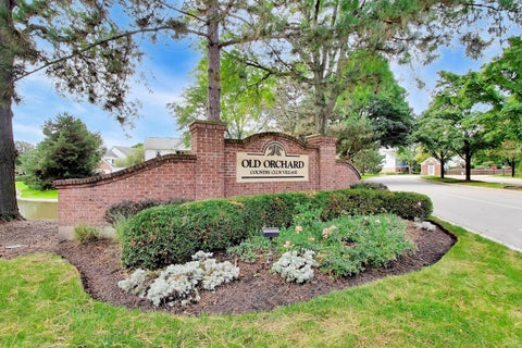 Tiny photo for 1012 Butternut Lane #D, Mount Prospect, IL 60056 (MLS # 12763235)