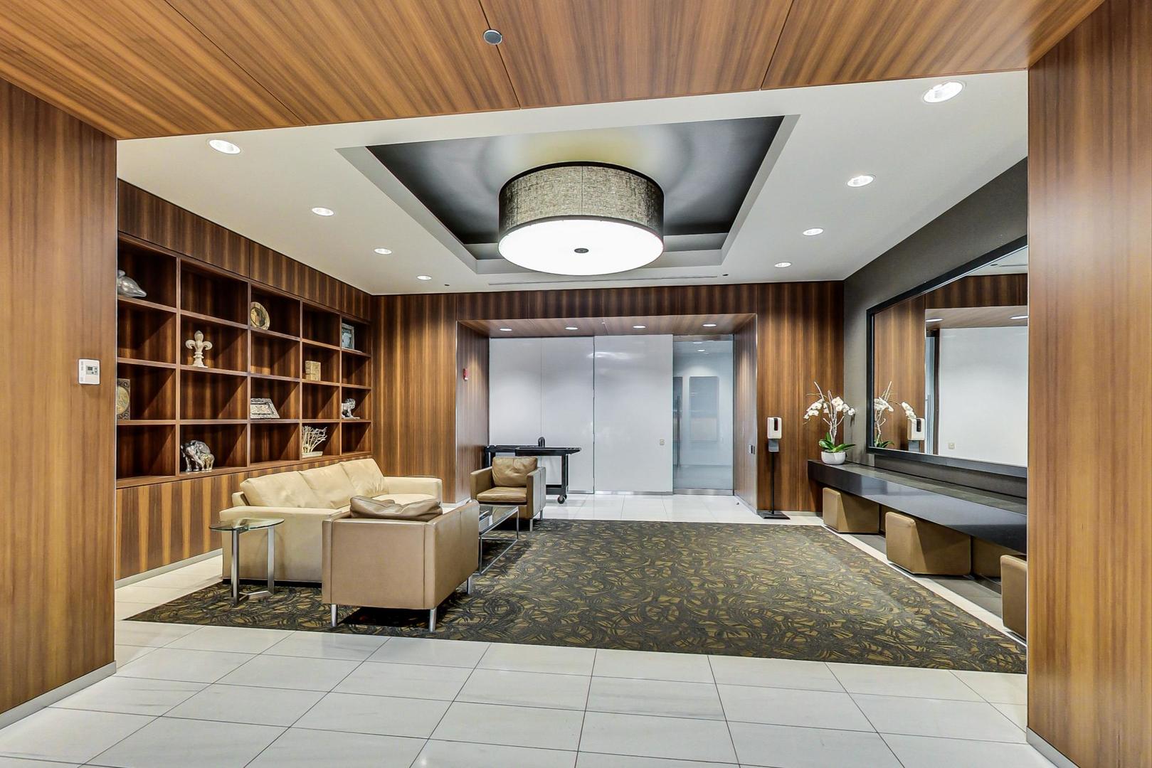 65 E MONROE Street 4412