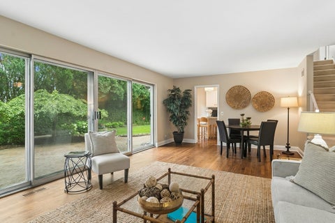 Tiny photo for 123 N Peartree Lane, Arlington Heights, IL 60004 (MLS # 12676892)