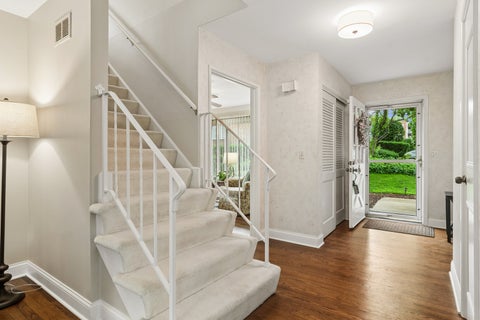 Tiny photo for 123 N Peartree Lane, Arlington Heights, IL 60004 (MLS # 12676892)