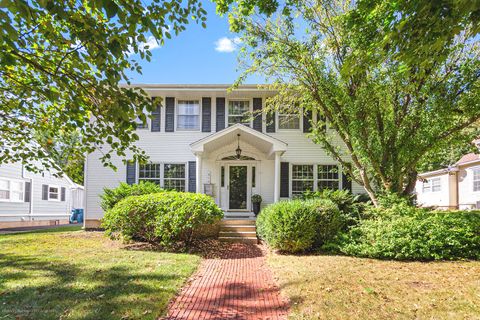 Photo of 516 S 1st Street, West Dundee, IL 60118 (MLS # 12482505)