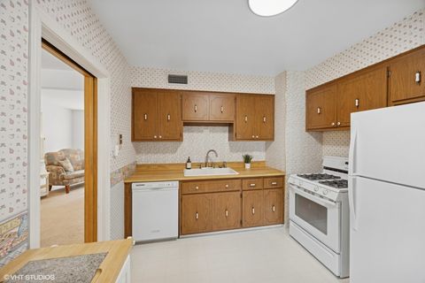 Tiny photo for 1803 Balmoral Avenue, Westchester, IL 60154 (MLS # 12498271)