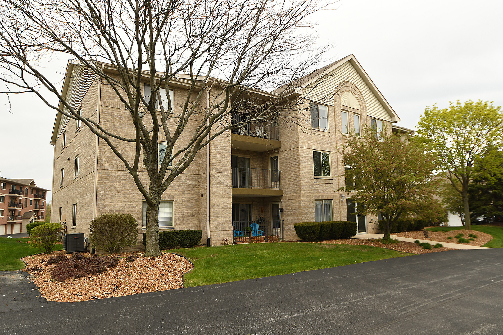 Photo 1 of 12 — 6820 Ridge Point Drive 2B, Oak Forest, IL 60452