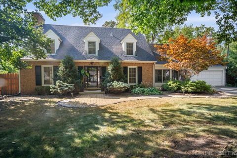 Photo of 710 Peck Road, Geneva, IL 60134 (MLS # 12473366)