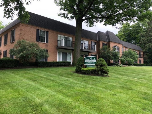 207 W PARK AVE APT 204, LIBERTYVILLE, IL 60048 - Image 5d486576e8e261b00a9e0297263d309b/2966173206