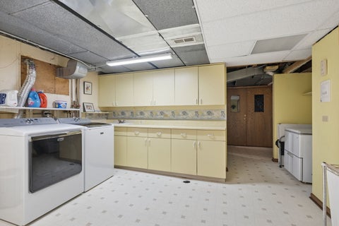 Tiny photo for 8425 Charleston Drive, Burr Ridge, IL 60527 (MLS # 12696631)