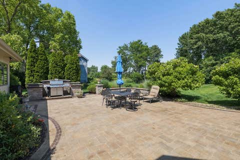 Tiny photo for 8425 Charleston Drive, Burr Ridge, IL 60527 (MLS # 12696631)