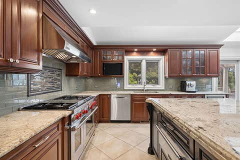 Tiny photo for 8425 Charleston Drive, Burr Ridge, IL 60527 (MLS # 12696631)