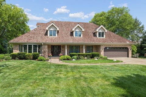 Tiny photo for 8425 Charleston Drive, Burr Ridge, IL 60527 (MLS # 12696631)