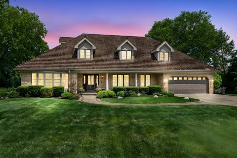 Photo of 8425 Charleston Drive, Burr Ridge, IL 60527 (MLS # 12696631)