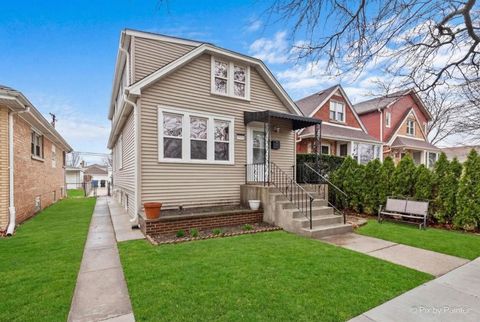 Photo of 5252 N Mulligan Avenue, Chicago, IL 60630 (MLS # 12636219)