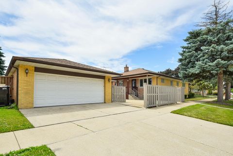 Tiny photo for 5041 N Knight Avenue, Norridge, IL 60706 (MLS # 12690393)