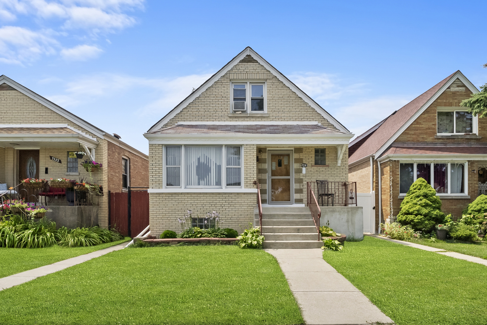 View Chicago, IL 60629 house