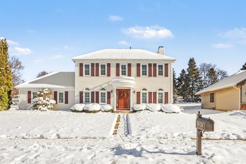 Photo of 2297 Lakeside Drive, Aurora, IL 60504 (MLS # 12525698)