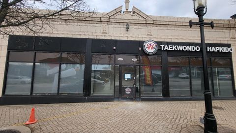 18027 dixie Highway Homewood IL 60430