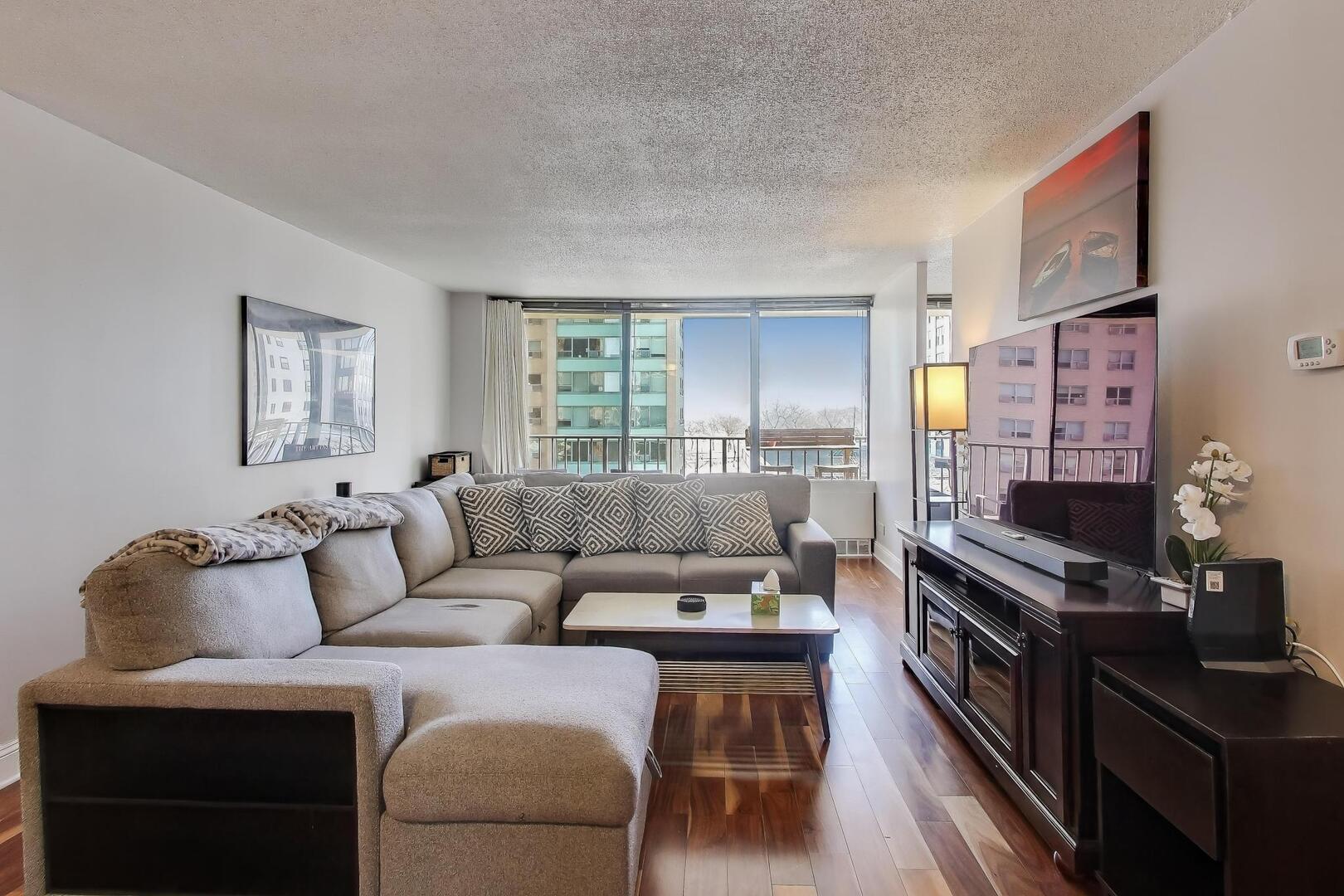 3150 N Sheridan Road 4B