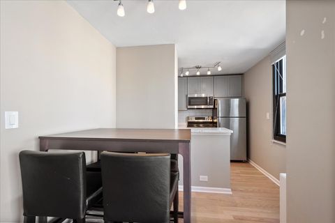 Tiny photo for 5701 N Sheridan Road #29N, Chicago, IL 60660 (MLS # 12511298)