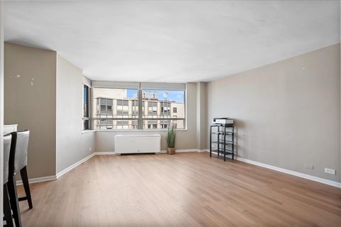 Tiny photo for 5701 N Sheridan Road #29N, Chicago, IL 60660 (MLS # 12511298)