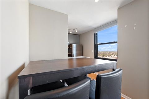 Tiny photo for 5701 N Sheridan Road #29N, Chicago, IL 60660 (MLS # 12511298)