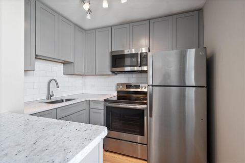 Tiny photo for 5701 N Sheridan Road #29N, Chicago, IL 60660 (MLS # 12511298)