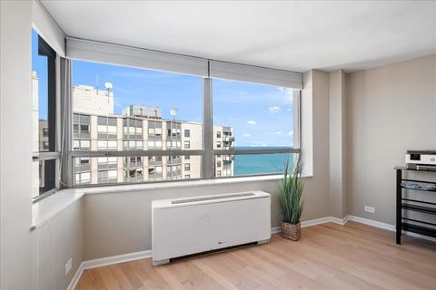 Tiny photo for 5701 N Sheridan Road #29N, Chicago, IL 60660 (MLS # 12511298)