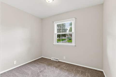 Tiny photo for 2803 N Pine Street, Davenport, IA 52804 (MLS # 12738543)