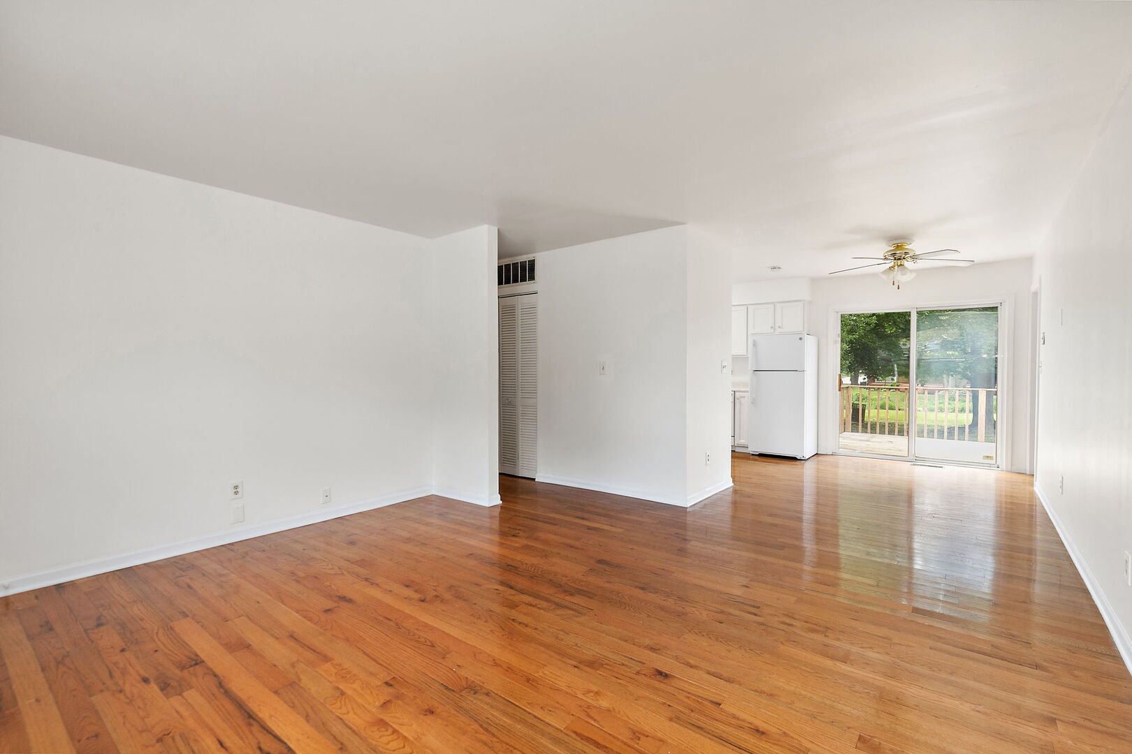 4905 Prairie Avenue