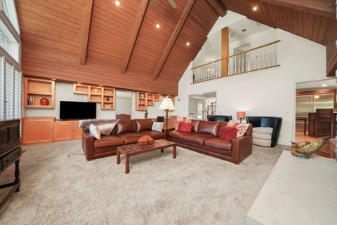 Tiny photo for 18 S Wynstone Drive, North Barrington, IL 60010 (MLS # 12495652)