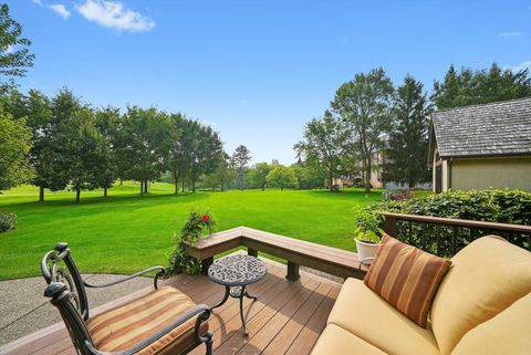 Tiny photo for 18 S Wynstone Drive, North Barrington, IL 60010 (MLS # 12495652)