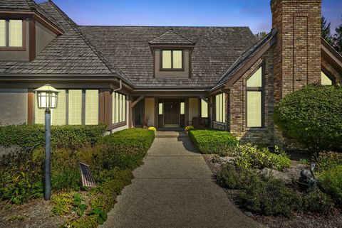 Tiny photo for 18 S Wynstone Drive, North Barrington, IL 60010 (MLS # 12495652)