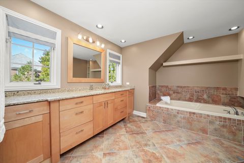 Tiny photo for 18 S Wynstone Drive, North Barrington, IL 60010 (MLS # 12495652)