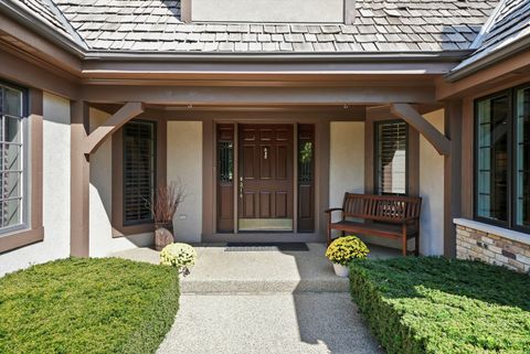 Tiny photo for 18 S Wynstone Drive, North Barrington, IL 60010 (MLS # 12495652)