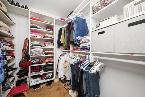 Tiny photo for 18 S Wynstone Drive, North Barrington, IL 60010 (MLS # 12495652)